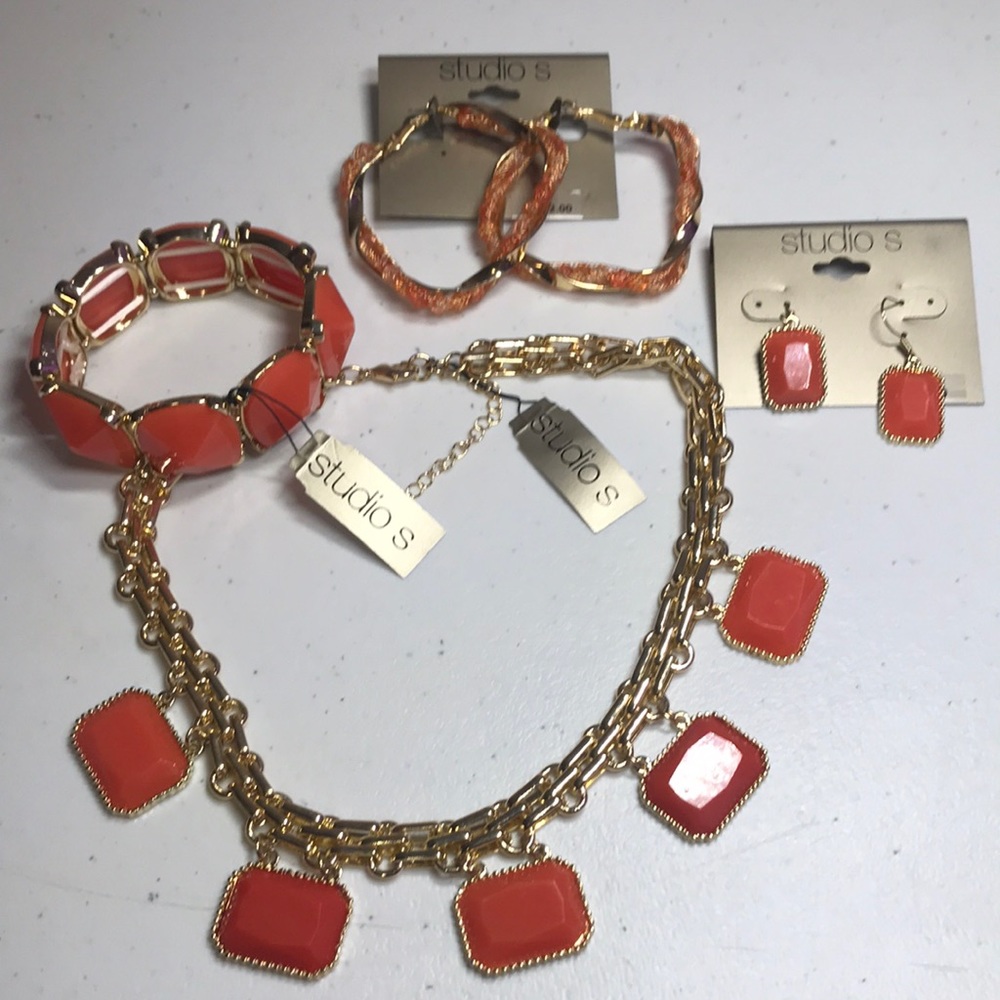 NWT Studio S matching set